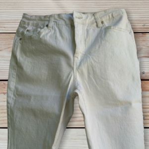 BandolinoBlu White Denim Capris